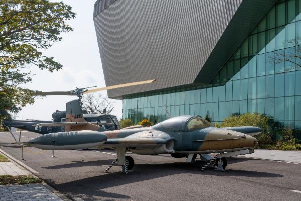 위엄을 뽐내는 A-37B 드래곤플라이 섬네일 이미지